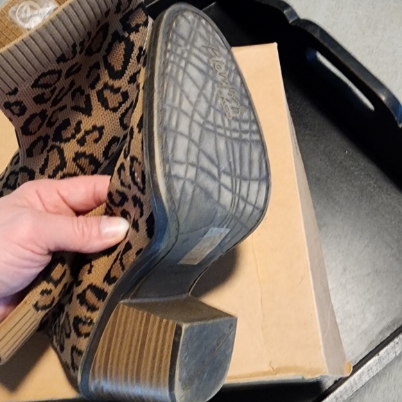 Boots - Picture 2 of 3